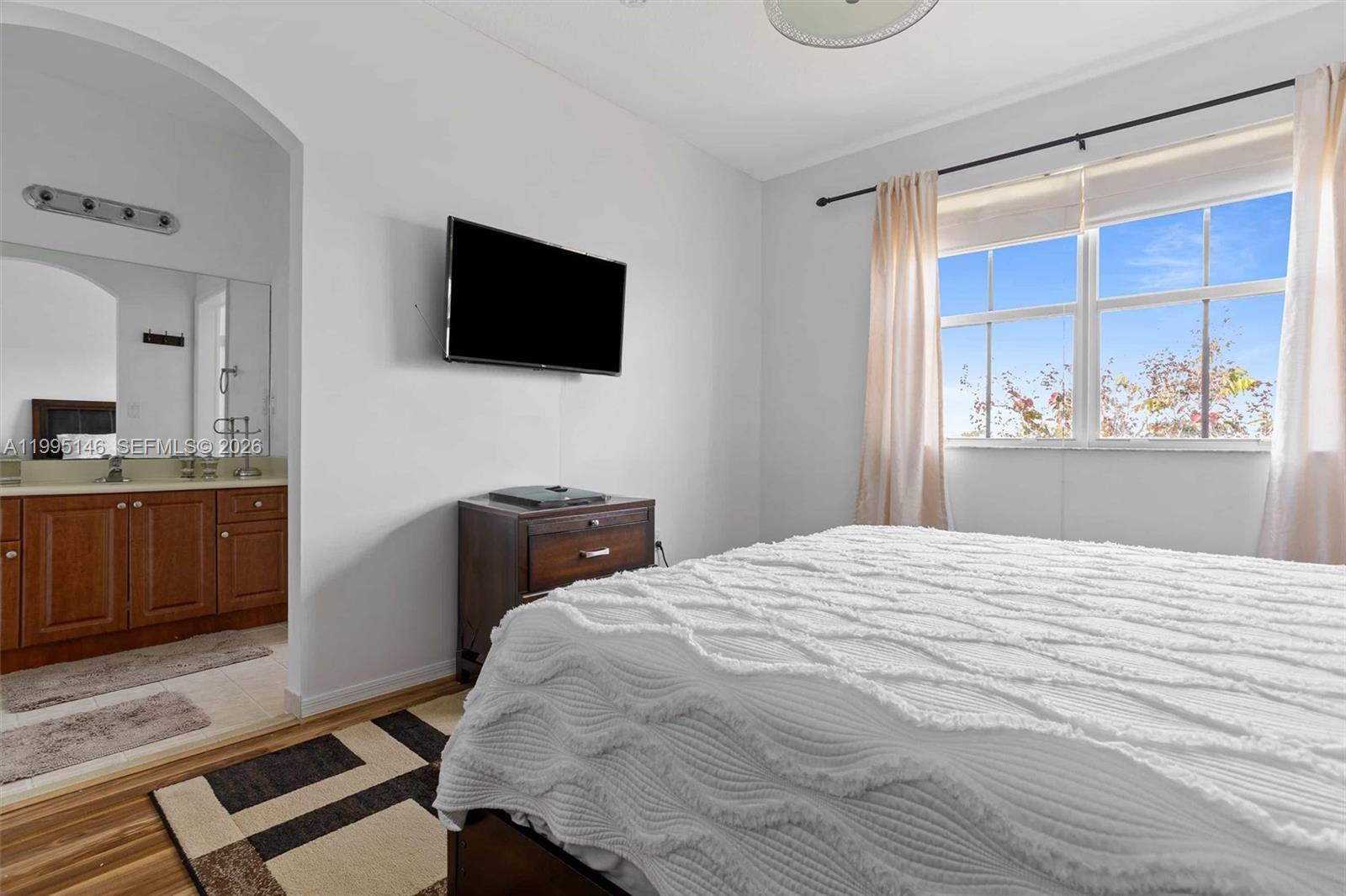 Building Photo - 970 SW 144th Ave