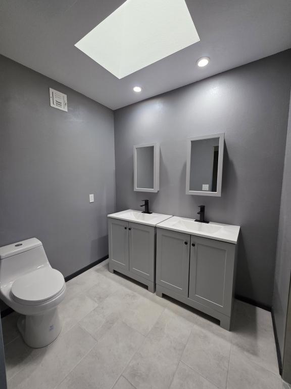 Building Photo - 987 Shadow Crest Cir