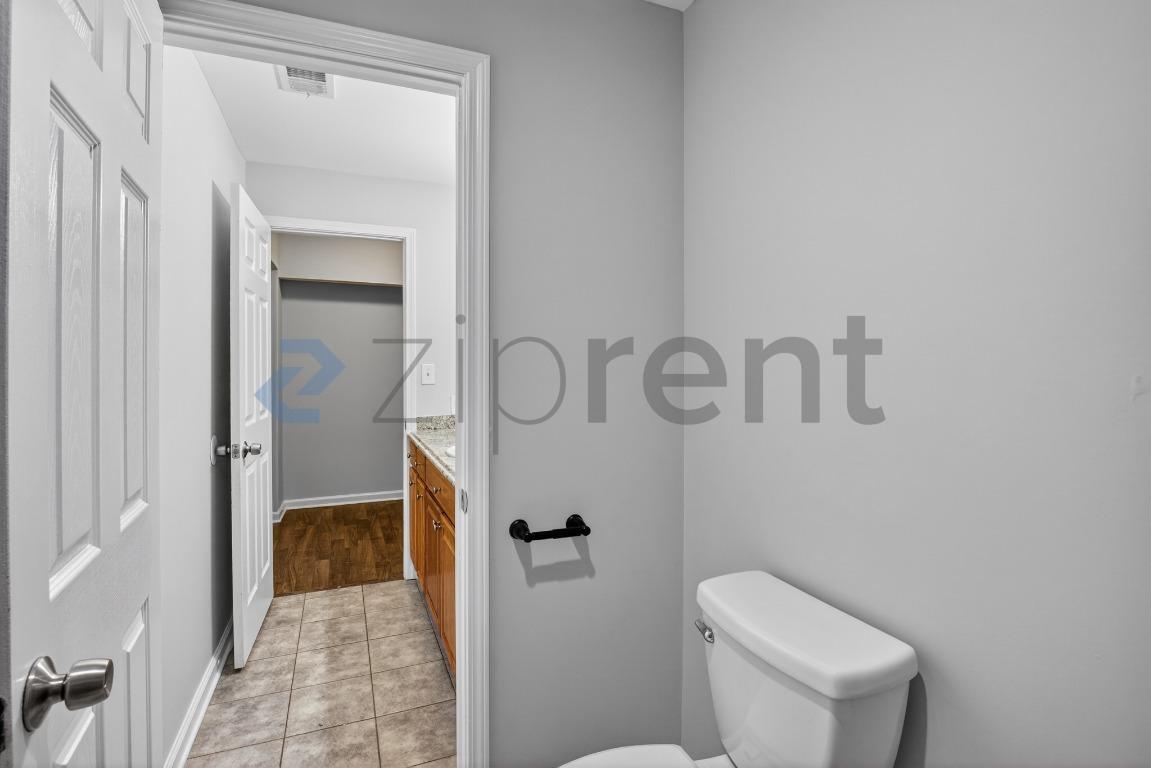 Building Photo - 3575 Oakvale Rd