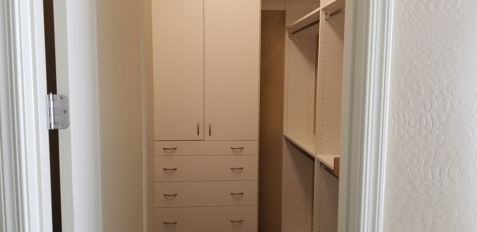 Building Photo - 3963 E Elmwood Pl