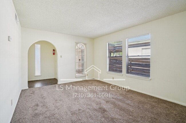 Building Photo - 6607 Cherryleaf St