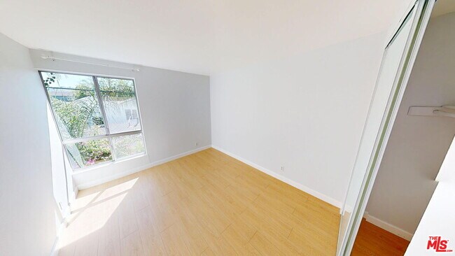 Building Photo - 5115 Kester Ave