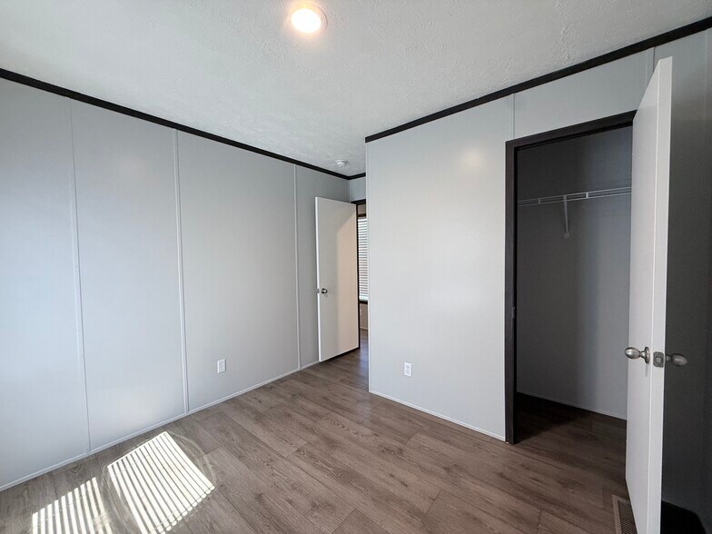 Building Photo - 135 Prairie Dr