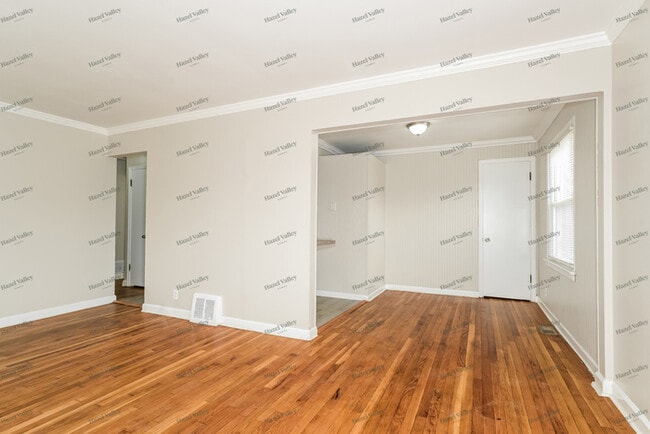 Building Photo - 1213 Addison Dr