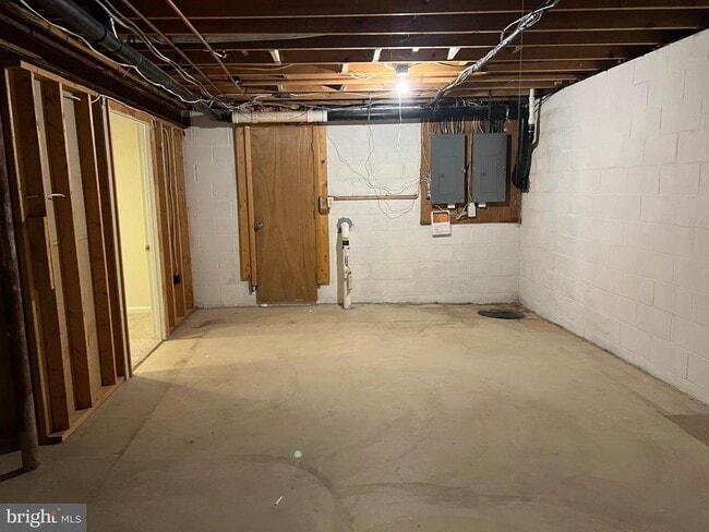 Building Photo - 10101 Alsace Ct