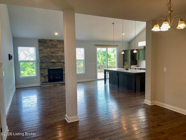 Building Photo - 2105 Meadows Edge Ln