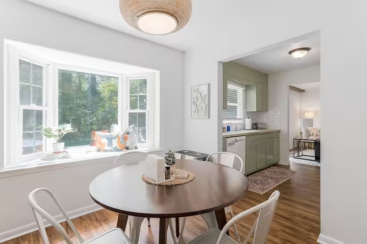 Building Photo - 122 Westview Dr