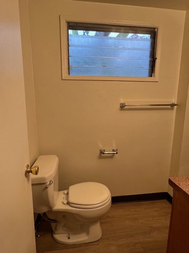 Building Photo - 22 Candy St