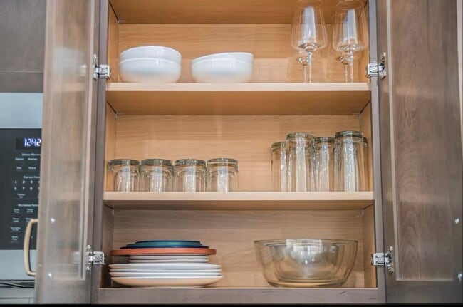 Building Photo - Fully Furnished 2 Master Suites | Luxe Townhome Near UNMC