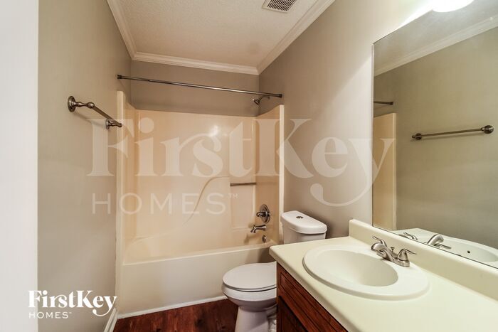 Building Photo - 4131 Warren Rd