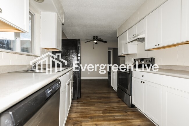 Building Photo - 4909 Hyperion Ct