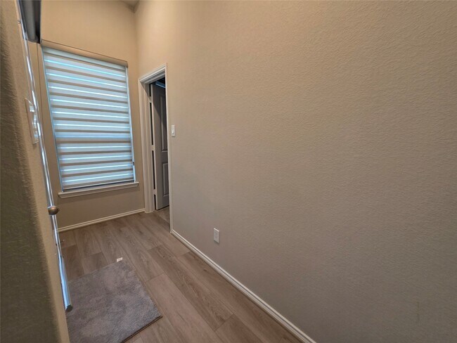 Building Photo - 13810 San Pasqual Pointe Dr