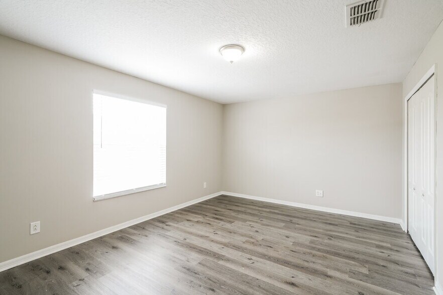 Building Photo - 7726 Bulls Head Dr
