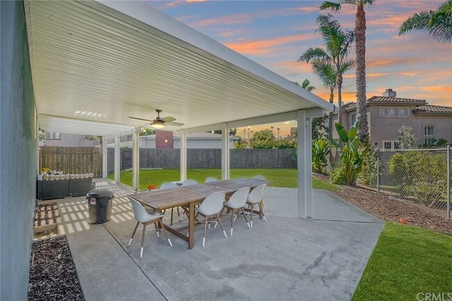 Building Photo - 2642 Davis Pl