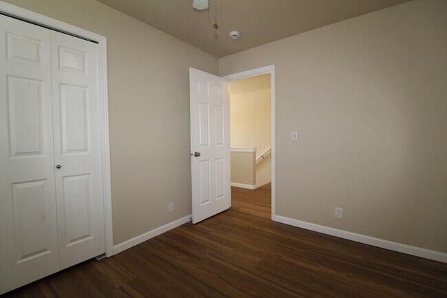 Building Photo - Charming 3-Bedroom townhouse with Garage &...