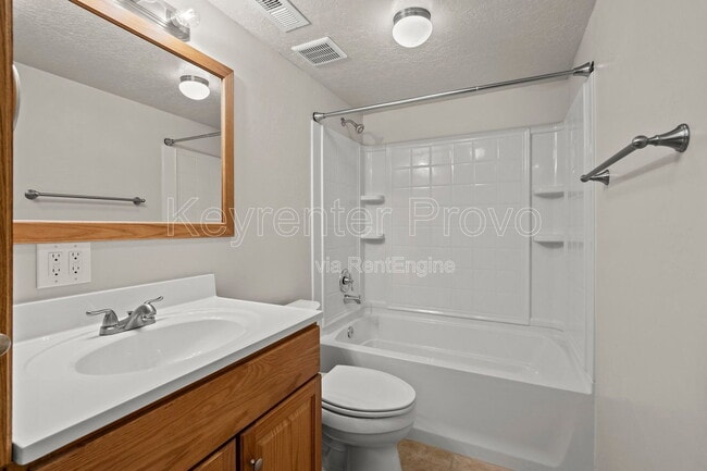 Building Photo - 1901 W 1020 N