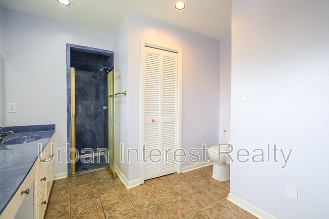 Building Photo - 424 Beach Dr