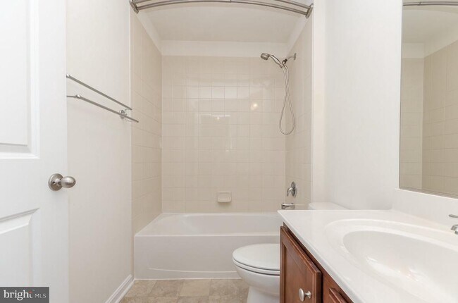 Building Photo - 172 Drexel Ct