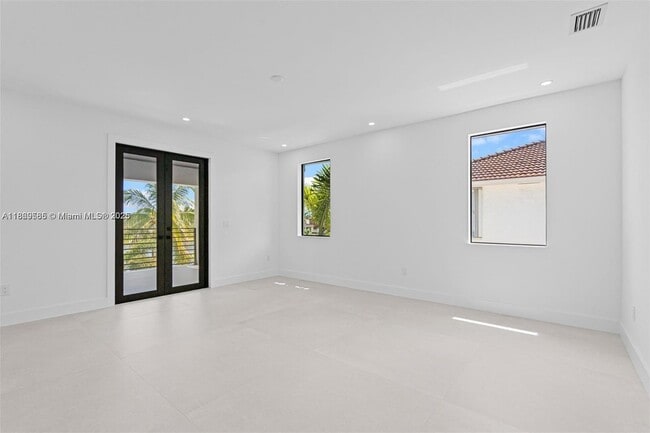 Building Photo - 8946 NW 176th Ln