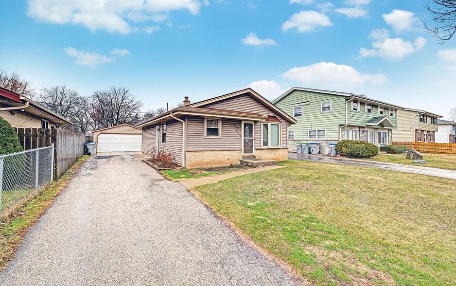 Building Photo - 6463 N 55th St