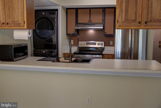 Building Photo - 46357 Columbus Dr