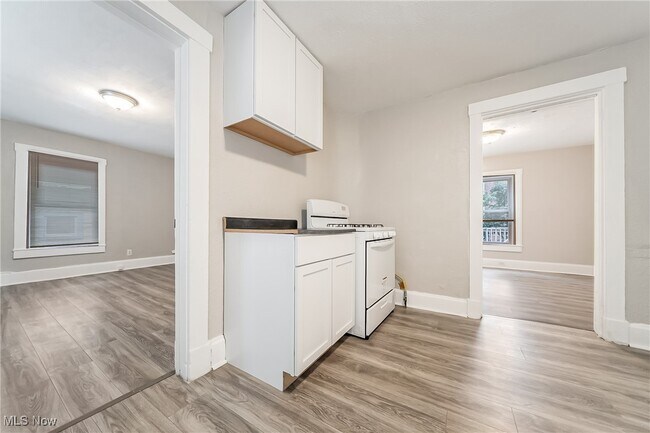 Building Photo - 2036 Lark St