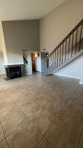 Building Photo - Full Sail/Winter Park 2/2 condo available ...