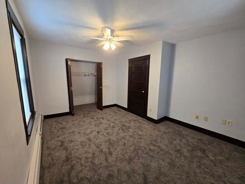 Building Photo - 128 Martin St