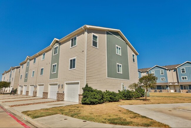Building Photo - 21155 Gosling Rd