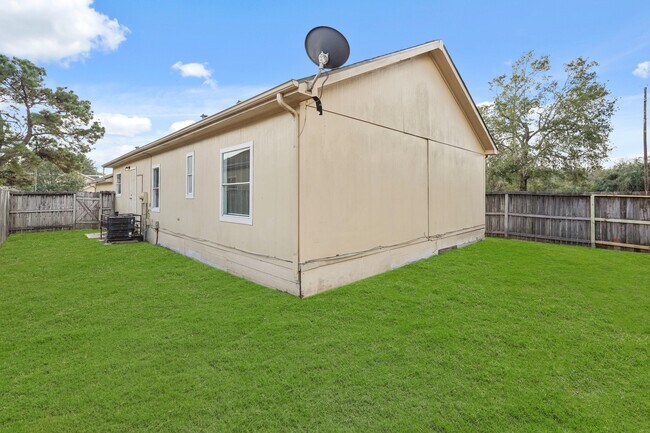 Building Photo - 11703 Greenglen Dr