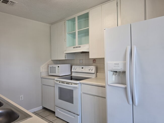 Building Photo - 1448 Tina Dr