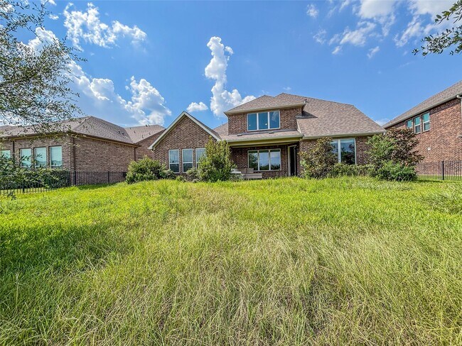 Building Photo - 25639 Kearsley Dr