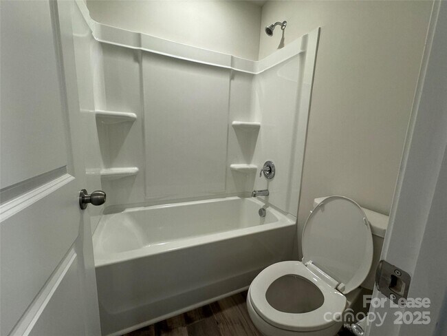 Building Photo - 193 Brentwood Dr