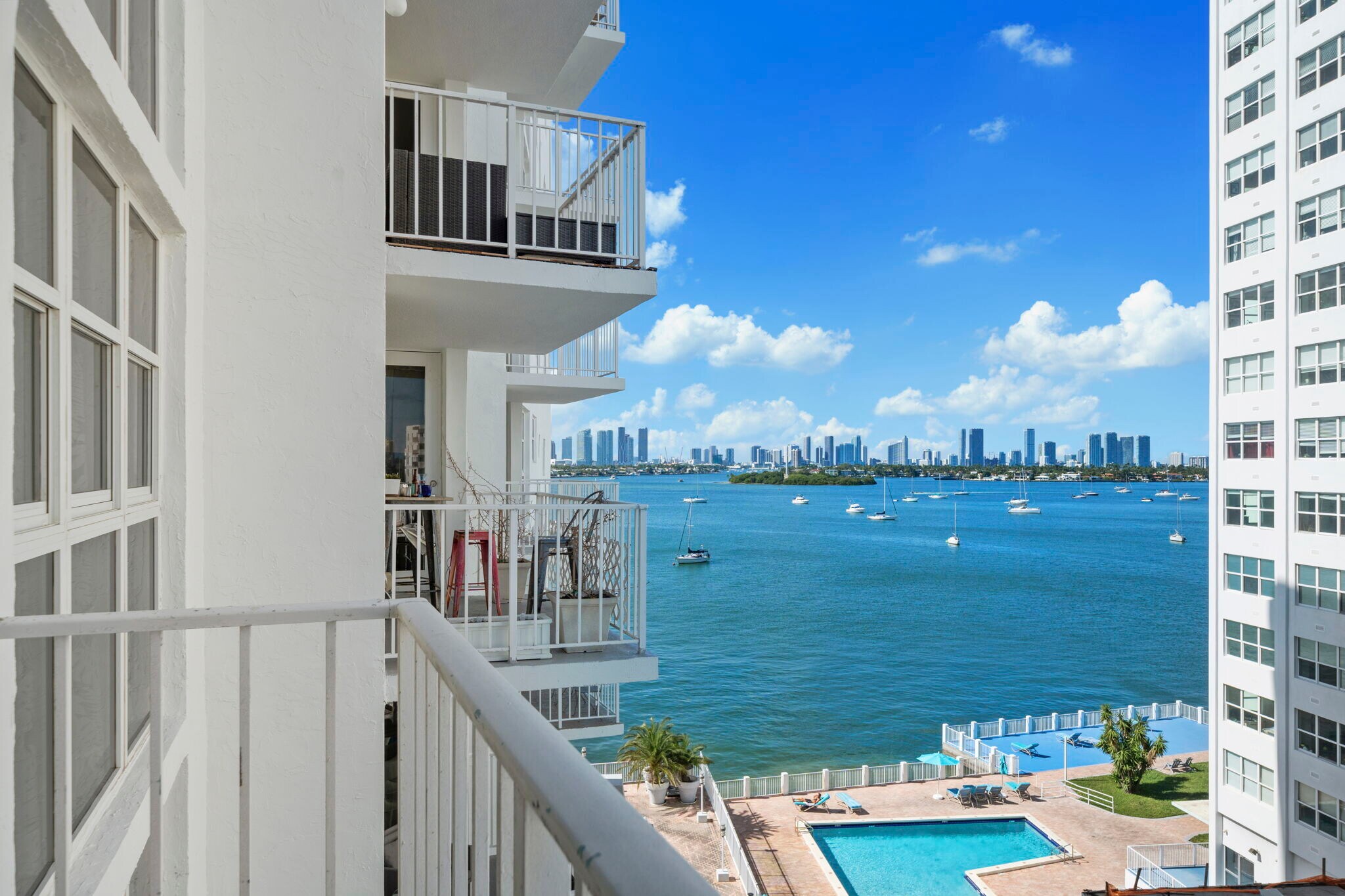 Building Photo - 1228 West Ave