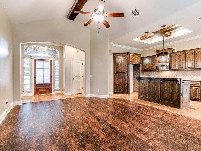 Building Photo - 4 Bedrooms/3Car/Edmond Schools -  Community Pool- Storm Shelter