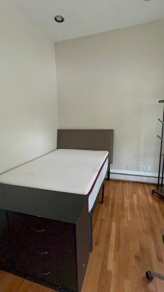 Building Photo - 1000 Memorial Dr