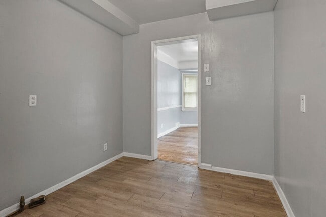 Building Photo - 19356 Westmoreland Rd