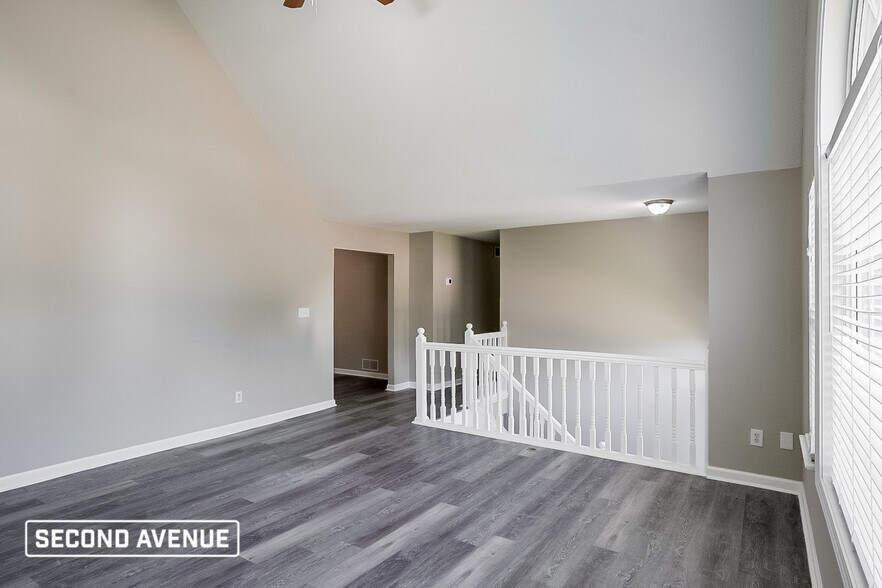 Building Photo - 6410 Hillview Ln