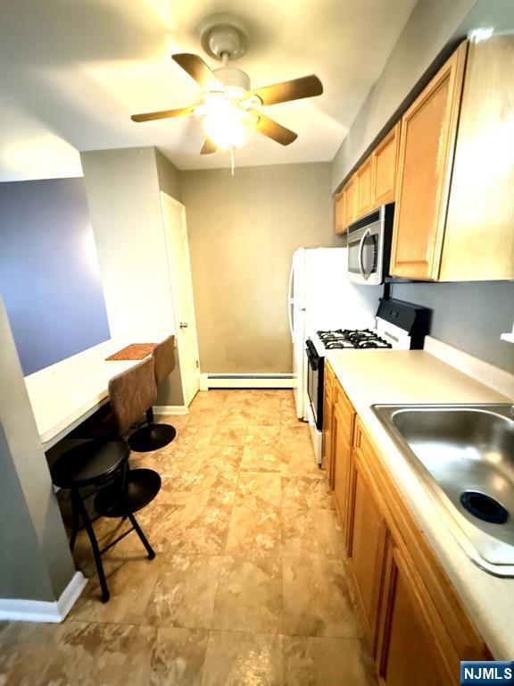 Building Photo - 265 Elm St