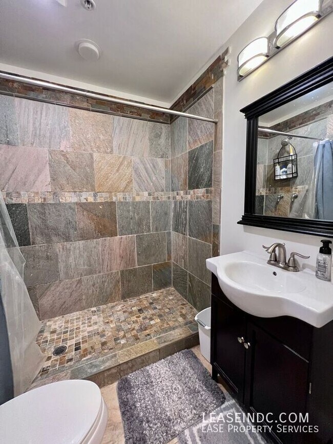 Building Photo - 3573 Warder St NW