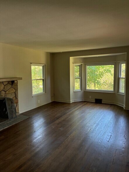 Building Photo - 4015 Gibsonia Rd