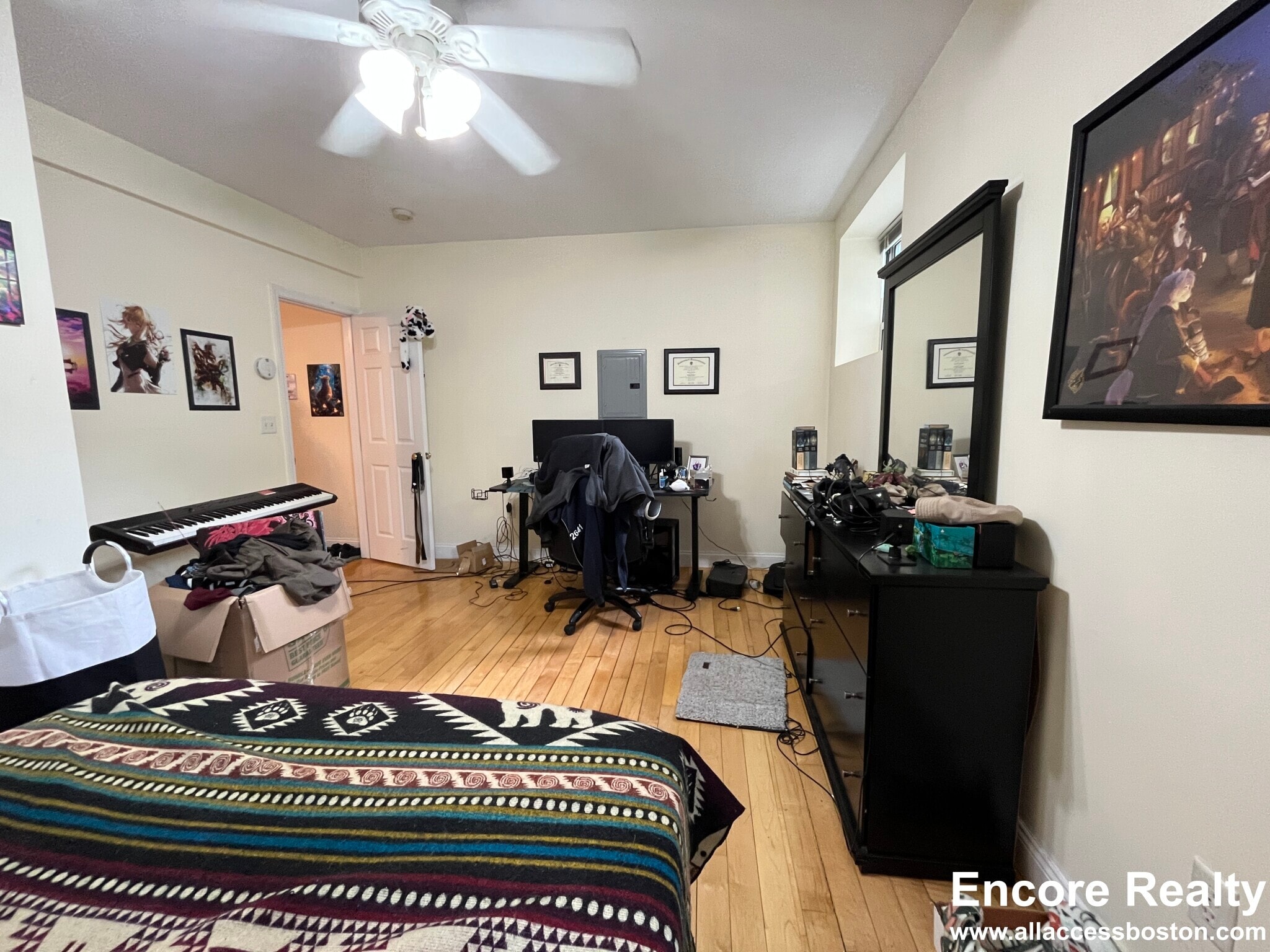 Building Photo - 1555 Beacon St