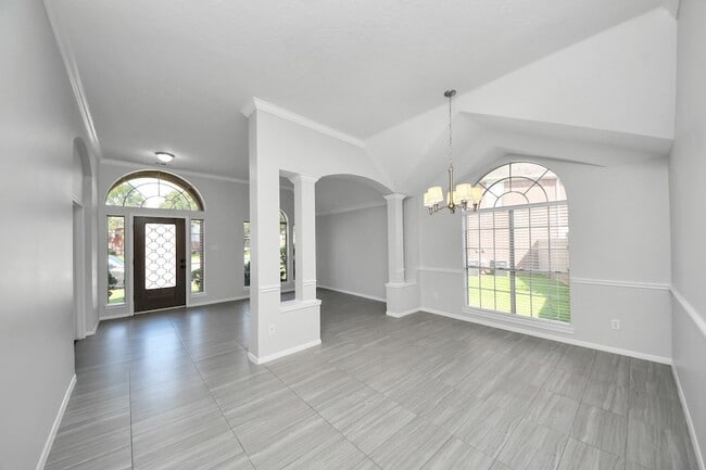 Building Photo - 8322 Adler Lake Dr