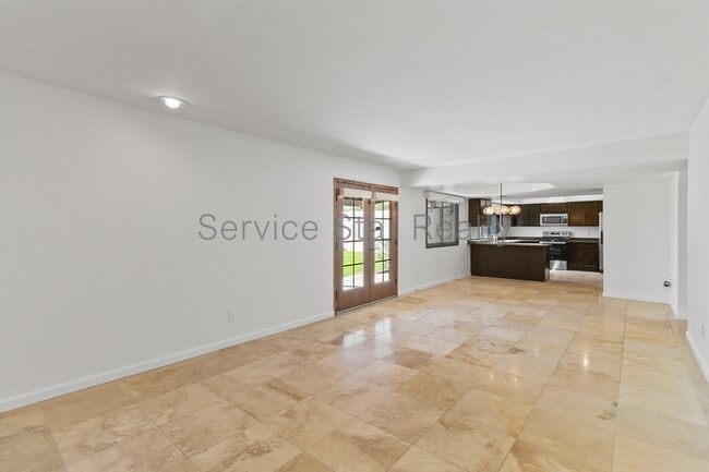 Building Photo - 439 E Barbara Dr