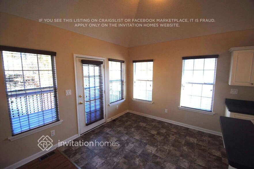 Building Photo - 4088 Water Hole Ct