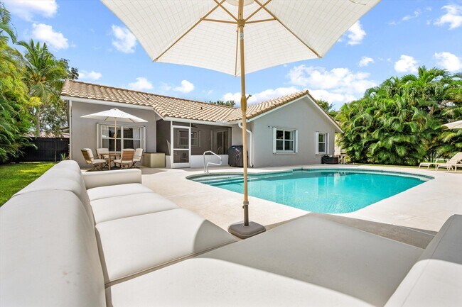 Building Photo - 10561 Paso Fino Dr