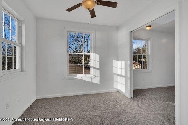 Building Photo - 1708 Lake Dr