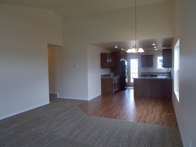 Building Photo - 3 Bed/ 2 Bath/ 2 Car Garage Newer Construction in Billings Heights