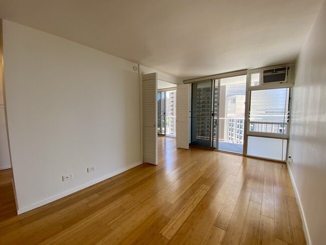 Building Photo - 1617 Kapiolani Blvd