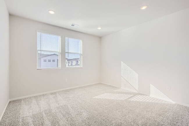 Building Photo - 2060 Autumn Moon Dr